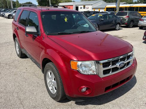 Used 2010 Ford Escape XLT FWD image 1