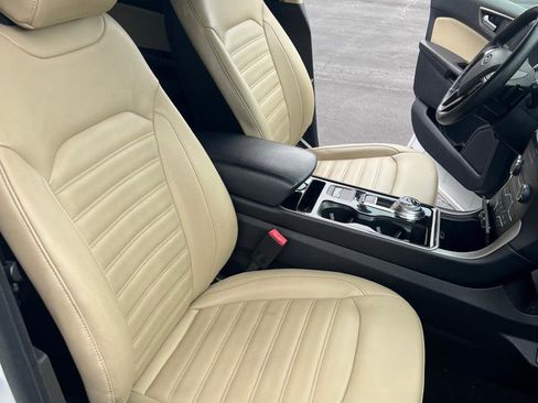 Used 2019 Ford Edge SEL w/ Equipment Group 201A AWD/4WD image 12