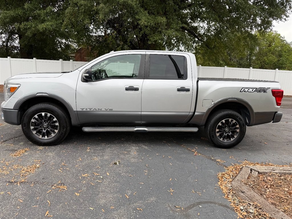 Used 2019 Nissan Titan PRO-4X AWD/4WD image 2