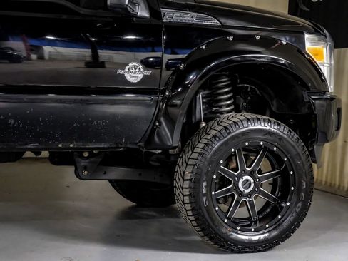 Used 2016 Ford F250 Platinum w/ FX4 Off-Road Package image 7