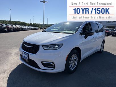 Used 2024 Chrysler Pacifica Touring-L