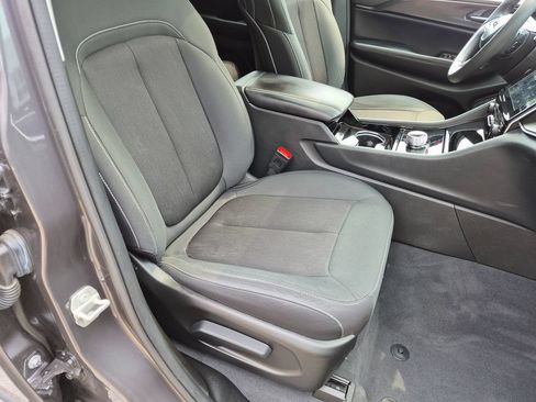 Used 2023 Jeep Grand Cherokee Laredo w/ Luxury Tech Group I AWD/4WD image 25