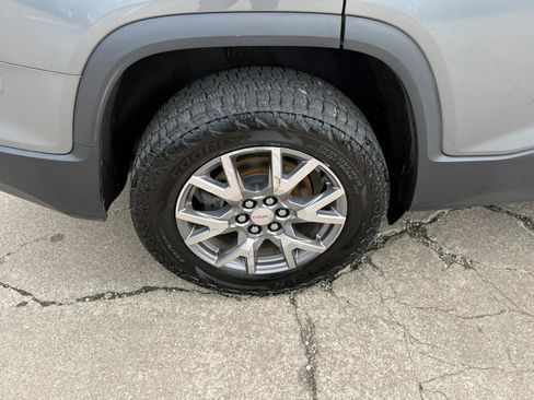 Used 2022 GMC Acadia SLT w/ Preferred Package AWD/4WD image 50