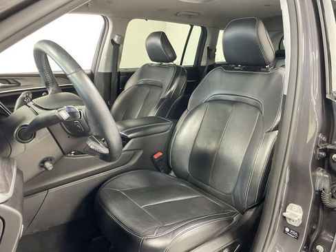 Used 2022 Jeep Grand Cherokee L Limited w/ Luxury Tech Group II image 11