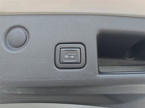Used 2020 Chevrolet Equinox LT w/ Sport Edition AWD/4WD image 29