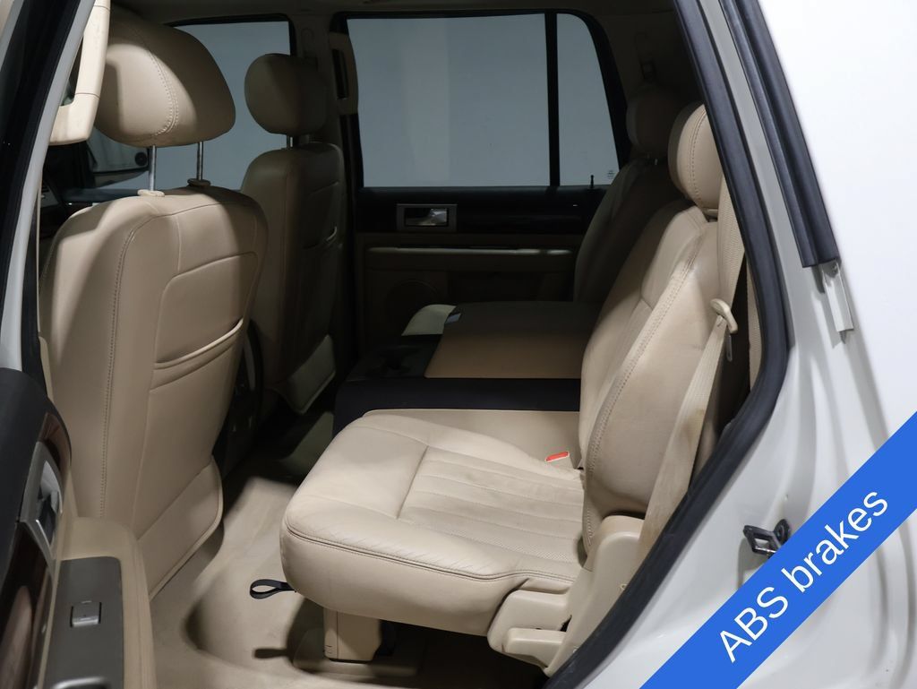 Used 2006 Lincoln Navigator Luxury AWD/4WD image 6