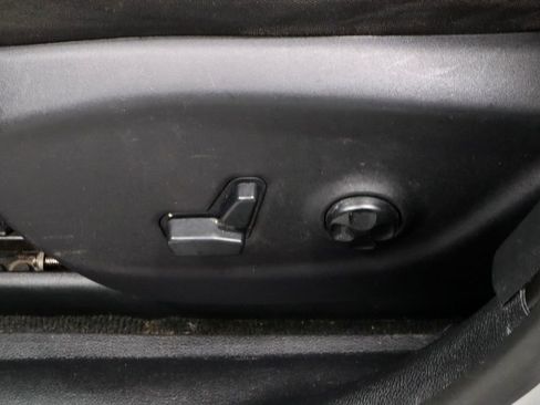 Used 2016 Jeep Cherokee Latitude w/ Comfort/Convenience Group AWD/4WD image 25
