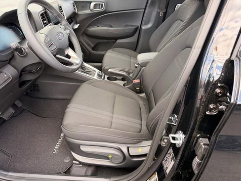 New 2026 Hyundai Venue SEL FWD image 9