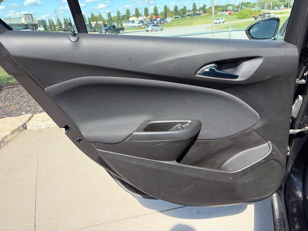 Used 2017 Chevrolet Cruze LT FWD image 32