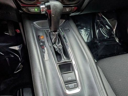 Used 2020 Honda HR-V LX image 12