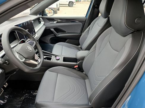 New 2026 Volkswagen Tiguan SE R-Line image 16