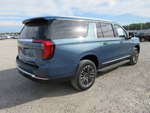 New 2026 GMC Yukon XL Elevation w/ Elevation Premium Package AWD/4WD image 4