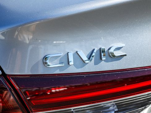 Used 2025 Honda Civic Sport image 13