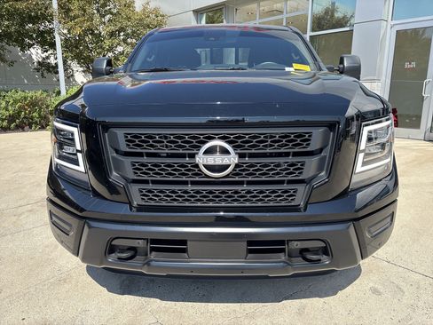 Used 2023 Nissan Titan SV w/ SV Convenience Package RWD image 5