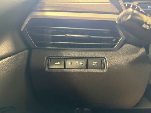 Used 2025 Nissan Altima 2.5 SV FWD image 21