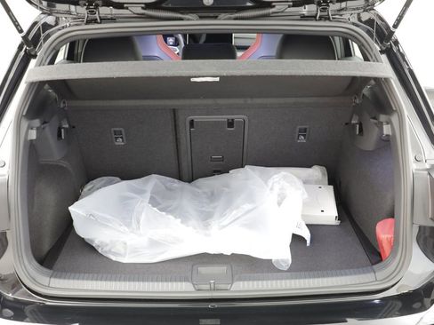 New 2026 Volkswagen GTI SE FWD image 19