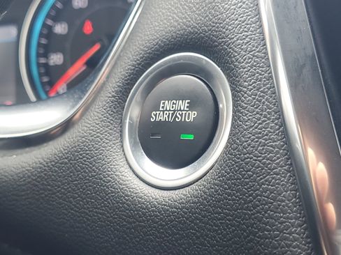 Used 2023 Chevrolet Traverse RS image 34