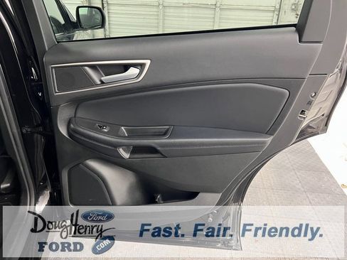 Used 2023 Ford Edge SEL image 34