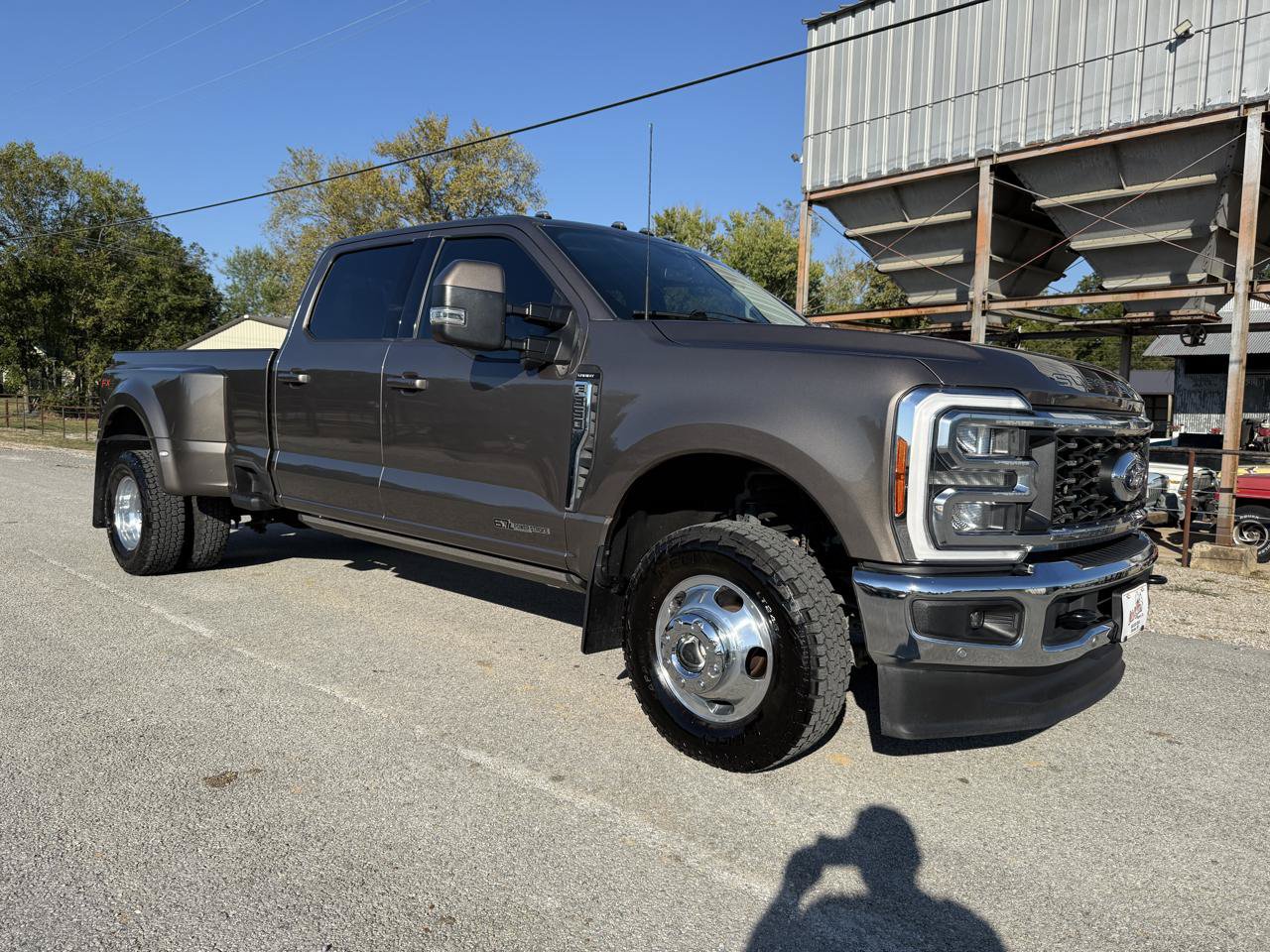 Used 2023 Ford F350 Lariat w/ Lariat Ultimate Package AWD/4WD image 9