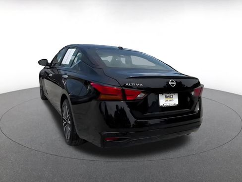 Used 2025 Nissan Altima 2.5 SV FWD image 10