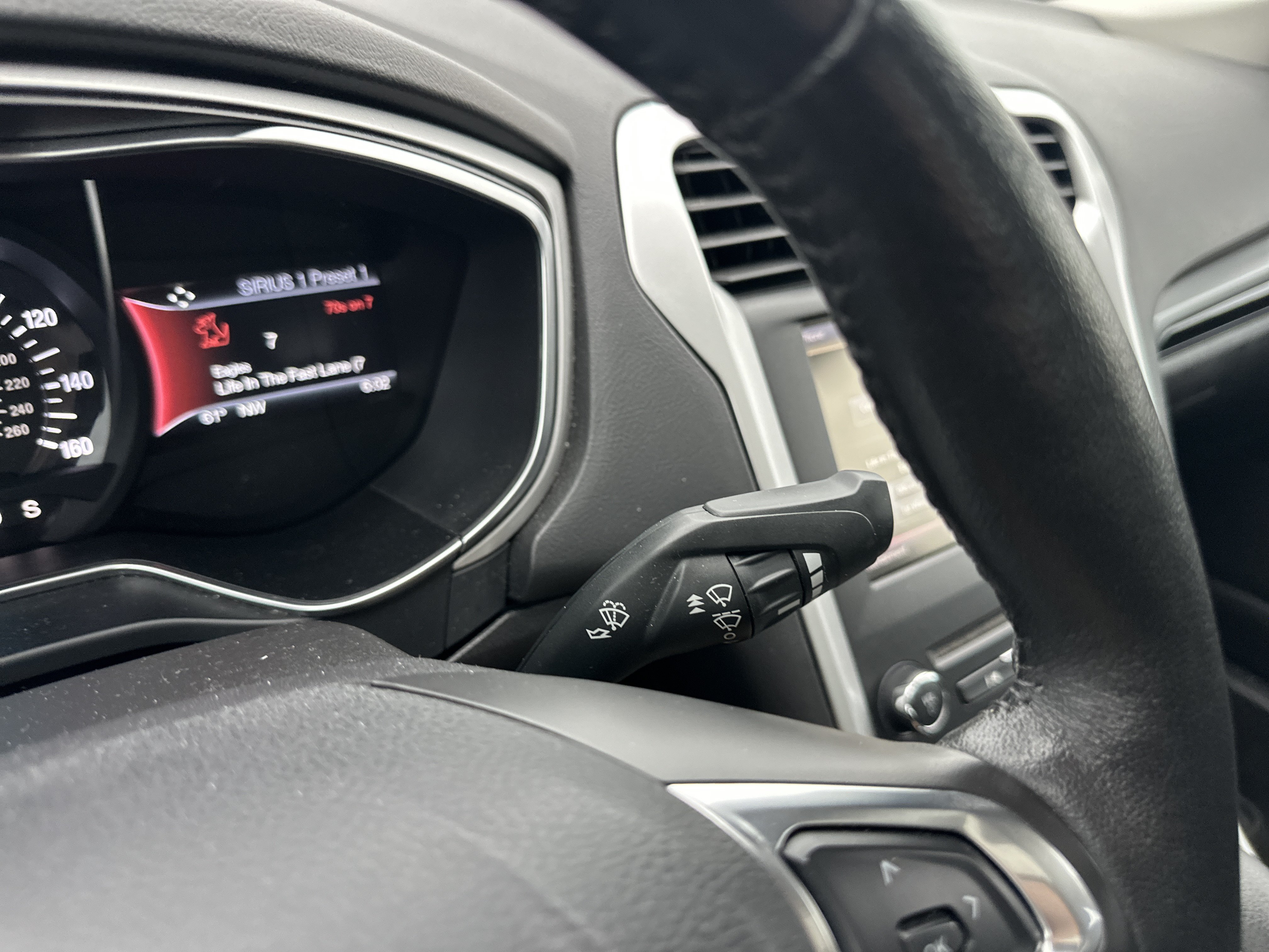 Used 2016 Ford Fusion SE FWD image 23