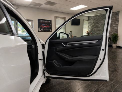 Used 2019 Honda Accord Sport image 15