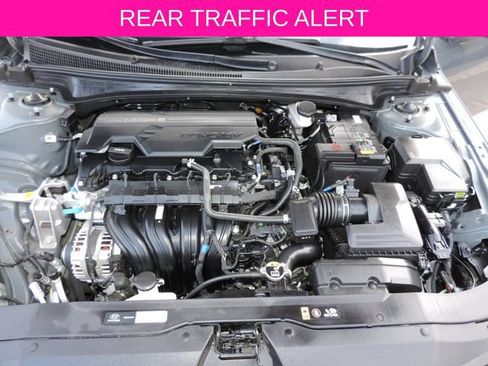 Used 2025 Hyundai Elantra Limited FWD image 15