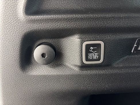 New 2025 Jeep Grand Cherokee L Altitude image 19