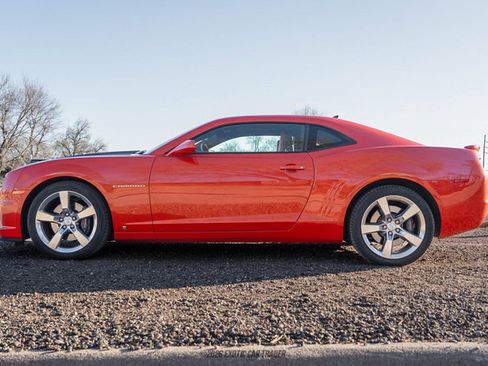 Used 2010 Chevrolet Camaro SS w/ RS Package RWD image 3