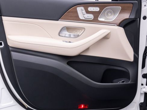 New 2026 Mercedes-Benz GLS 450 4MATIC image 15