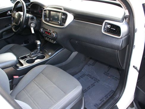 Used 2020 Kia Sorento LX w/ LX I4 Convenience Package FWD image 13