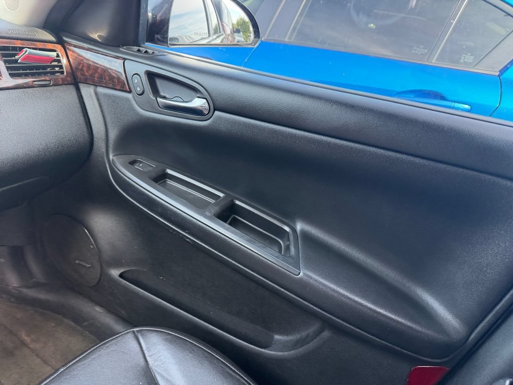 Used 2013 Chevrolet Impala LTZ FWD image 34