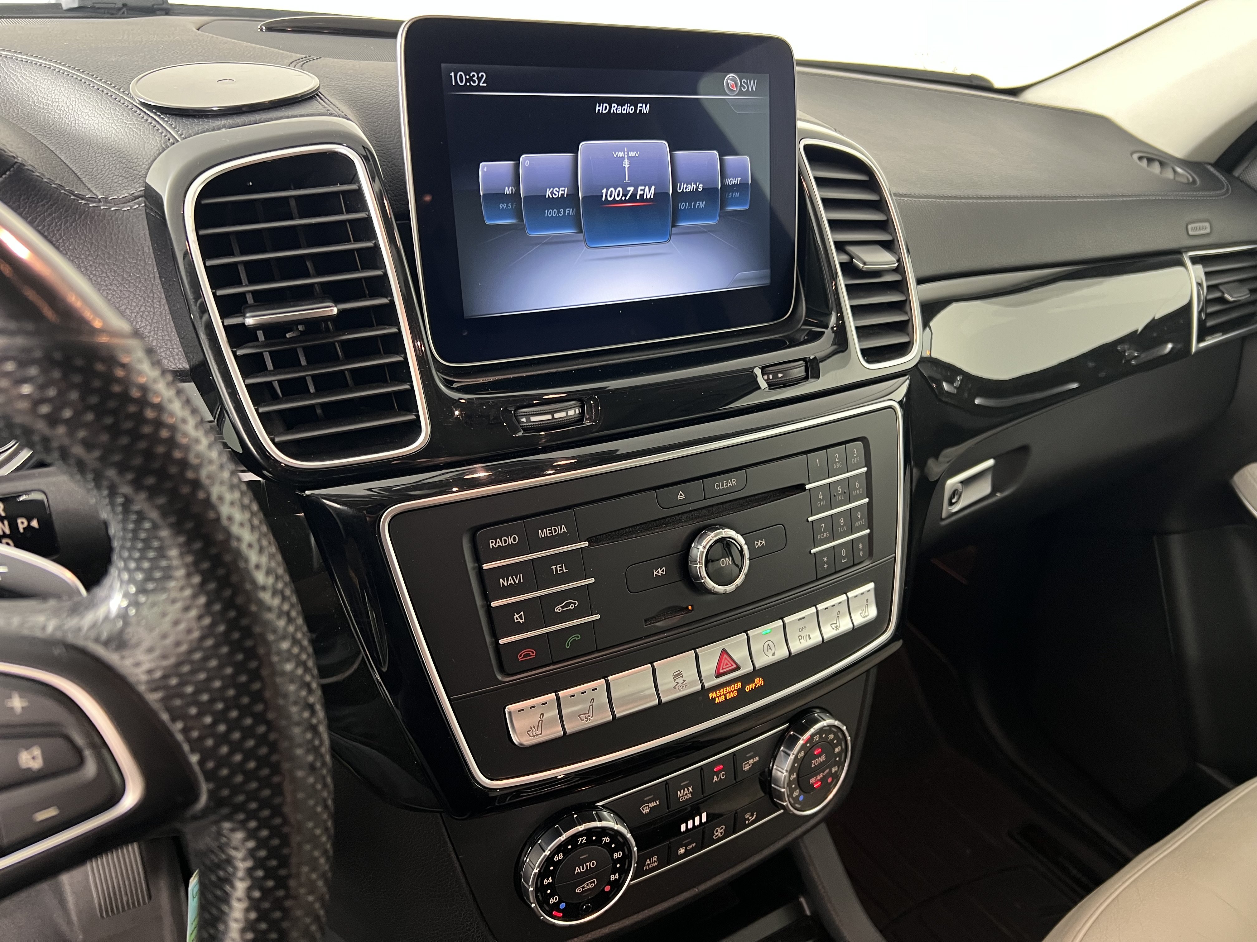Used 2017 Mercedes-Benz GLS 550 4MATIC image 28