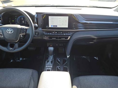 Used 2025 Toyota Camry LE FWD image 18