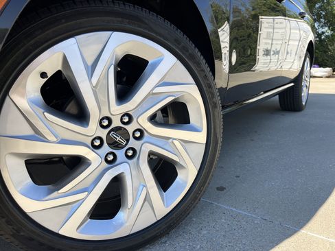 New 2025 Lincoln Navigator L Reserve image 14