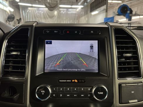 Used 2021 Ford Expedition XLT AWD/4WD image 19