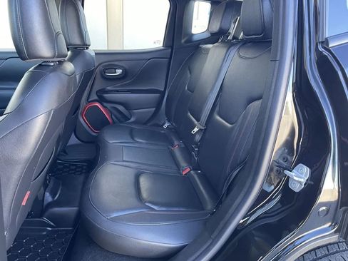 Used 2016 Jeep Renegade Trailhawk w/ Premium Trailhawk Package image 19