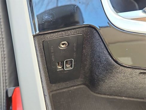 Used 2017 Volvo XC90 T8 Inscription w/ Luxury Package image 20