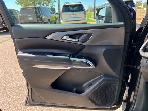 Used 2026 Chevrolet Traverse LT AWD/4WD image 14