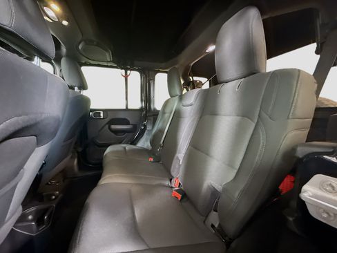 Used 2019 Jeep Wrangler Unlimited Sport S image 25