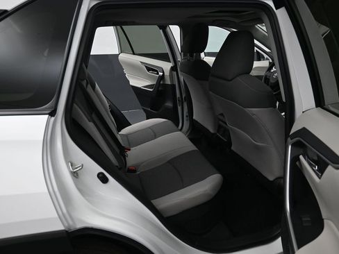 Used 2020 Toyota RAV4 XLE w/ Convenience Package AWD/4WD image 32