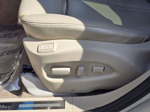Used 2014 Cadillac SRX Luxury w/ Driver Awareness Package FWD image 22