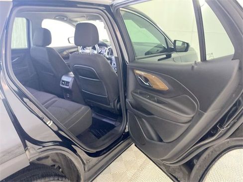 Used 2021 GMC Terrain SLE w/ Driver Convenience Package image 32