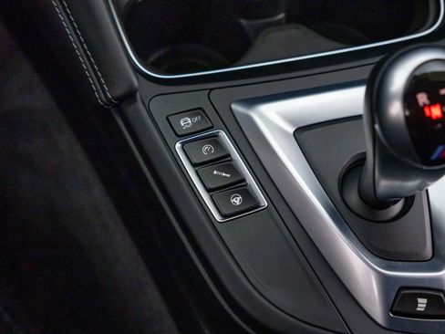 Used 2018 BMW M3 image 21