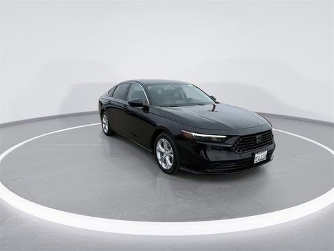 Used 2023 Honda Accord LX image 2