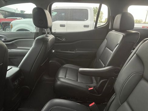 Used 2021 GMC Acadia SLT w/ Technology Package AWD/4WD image 16