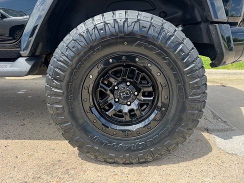 Used 2021 Jeep Wrangler Unlimited Sahara AWD/4WD image 9