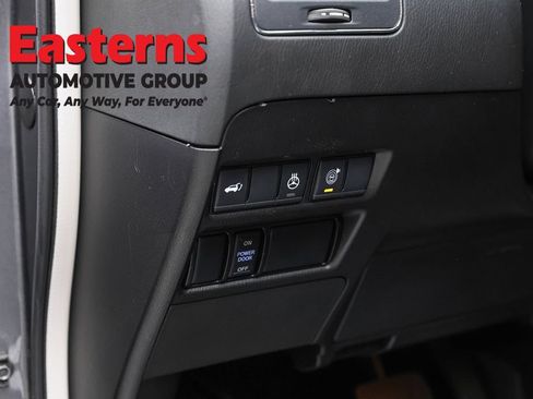 Used 2024 Nissan Armada SL w/ Captain's Chairs Package AWD/4WD image 23