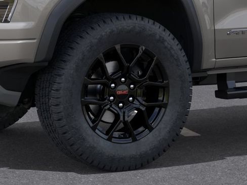 New 2026 GMC Canyon AT4 w/ Technology Plus Package AWD/4WD image 9