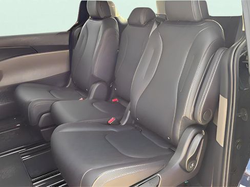 New 2026 Kia Carnival LXS image 25